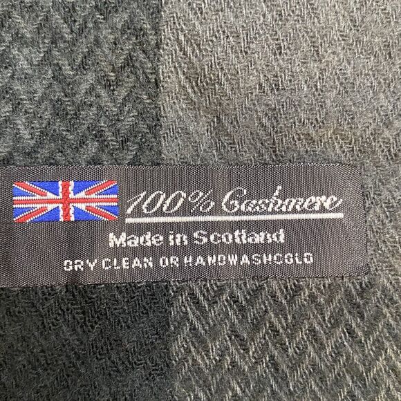 Scotland 100% Cashmere Black/Gray/Tan Plaid Fringed Neck Scarf 64" x 12" - Picture 3 of 3